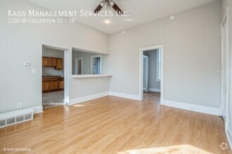 Building Photo - Sunny Pilsen 2 Bed- blocks away from Harri...