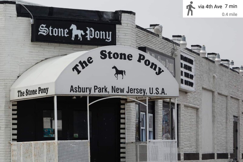 Building Photo - 301-309 4th Ave