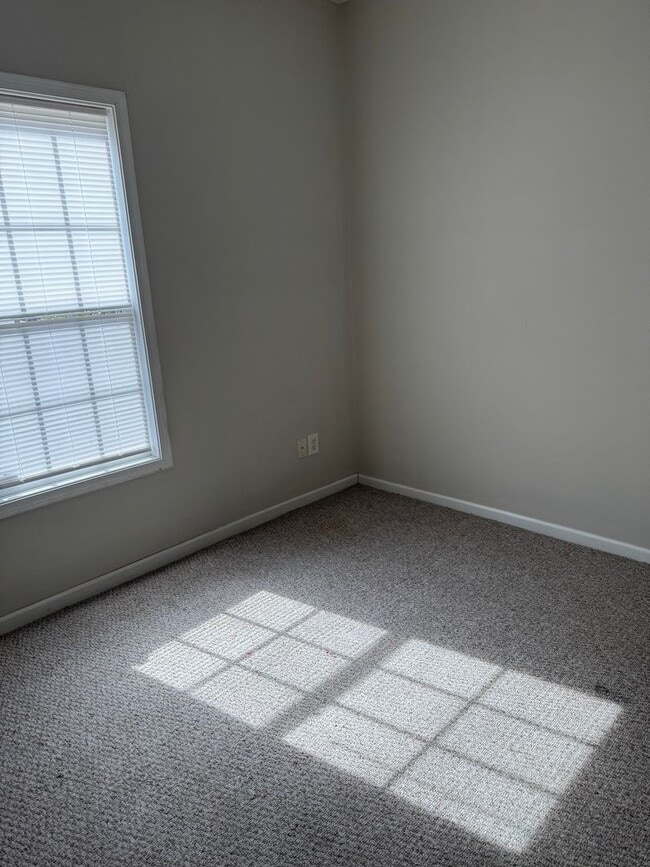 Building Photo - 1216 Stoneridge Ln