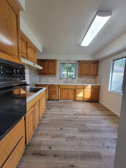 Building Photo - 13550 Leadwell St