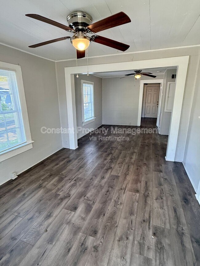 Building Photo - 116 Lexington Ave