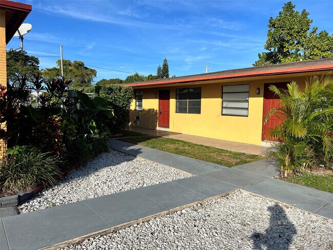 Building Photo - 1723 Moffett St