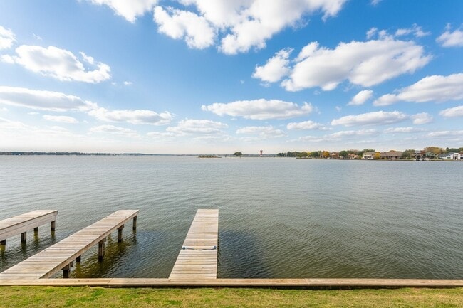 Building Photo - 7039 Kingston Cove Ln