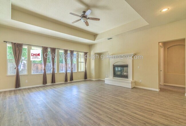 Building Photo - 4 br, 3.5 bath House - 390 Lanfranco Circle
