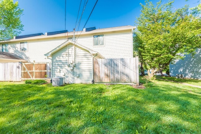 Building Photo - 114 Ladbrook Ln