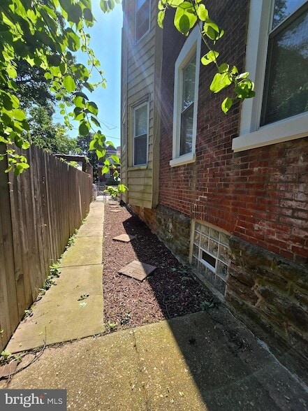 Building Photo - 5052 N Warnock St
