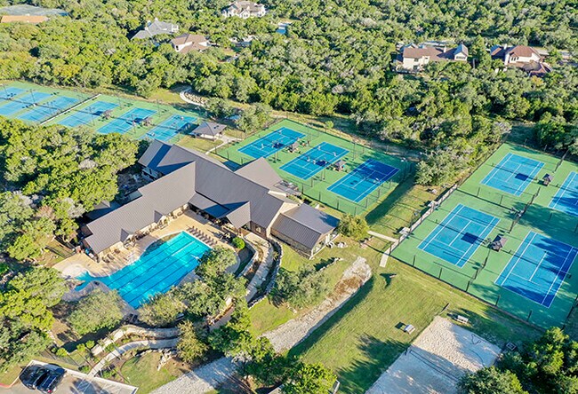 Building Photo - 632 Sydney St