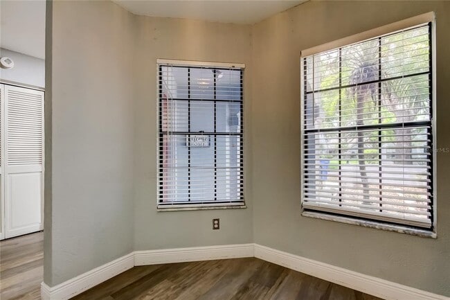 Building Photo - 4139 Brentwood Park Cir