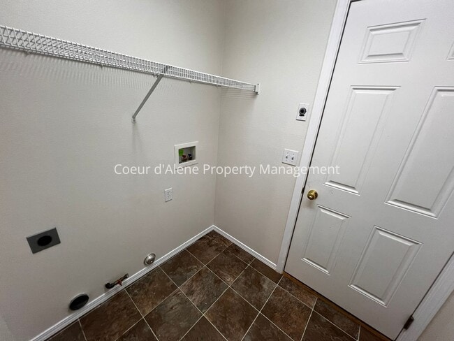 Building Photo - 3 bed, 2 bath house in Hayden