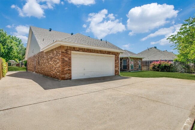 Building Photo - 7120 Axis Ct