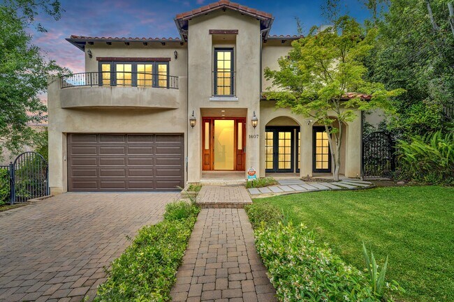 Building Photo - GORGEOUS 7 BED 6.5 BATH FOR LEASE IN BEVER...