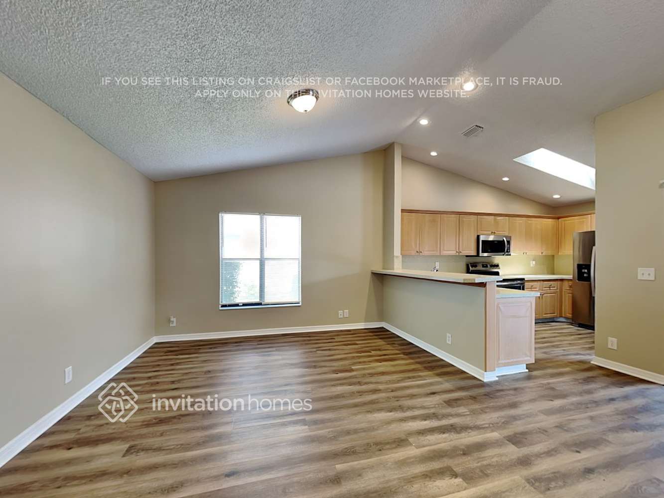 Building Photo - 6625 NW 48th Manor