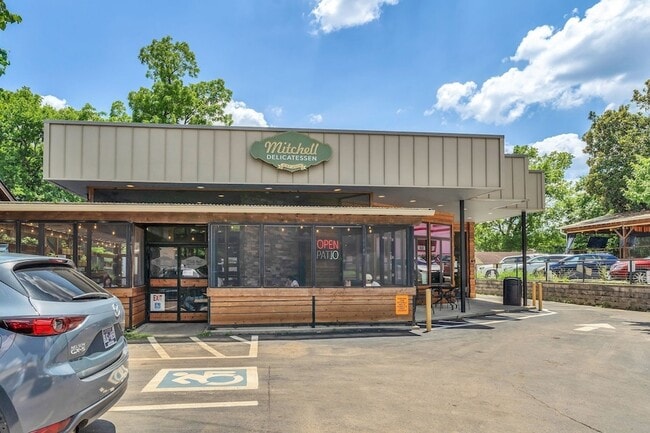 Building Photo - 1118 Litton Ave