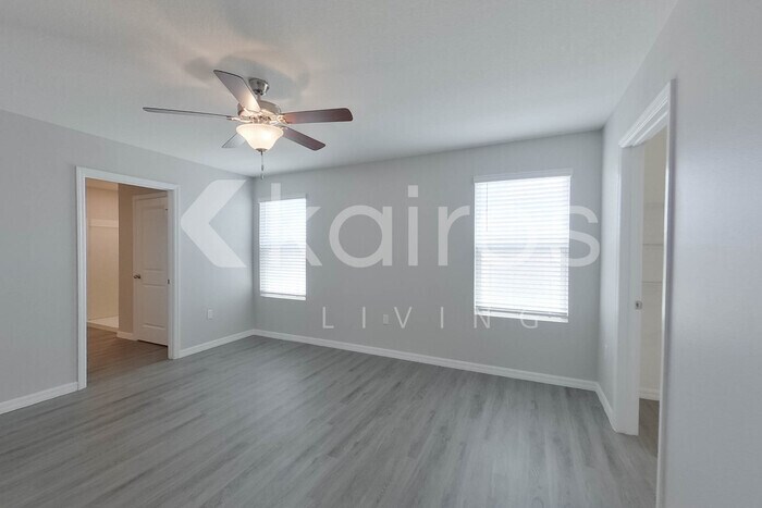 Building Photo - 8675 SW 43rd Ter