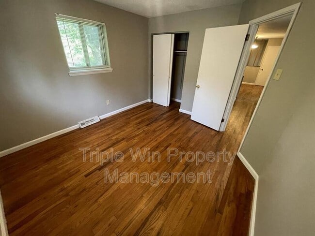 Building Photo - 10203 Trio Ln