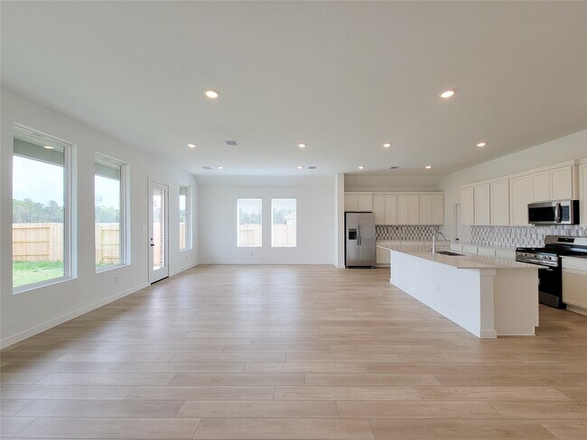 Building Photo - 17850 Aile Pierre Pass