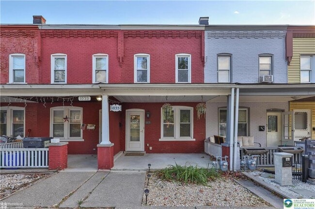 Primary Photo - 1035 Spring St