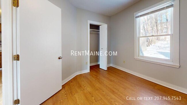 Building Photo - 119 Main St