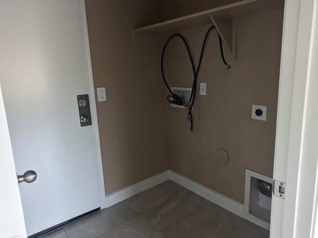 Building Photo - 21023 N Mac Neil St