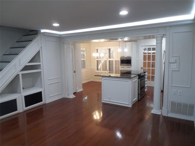 Building Photo - 3501 Greystone Dr