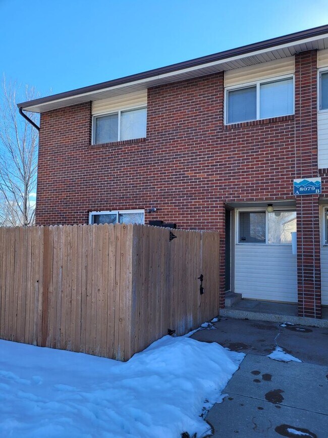 Primary Photo - 2 bedroom townhome with 2 bathrooms