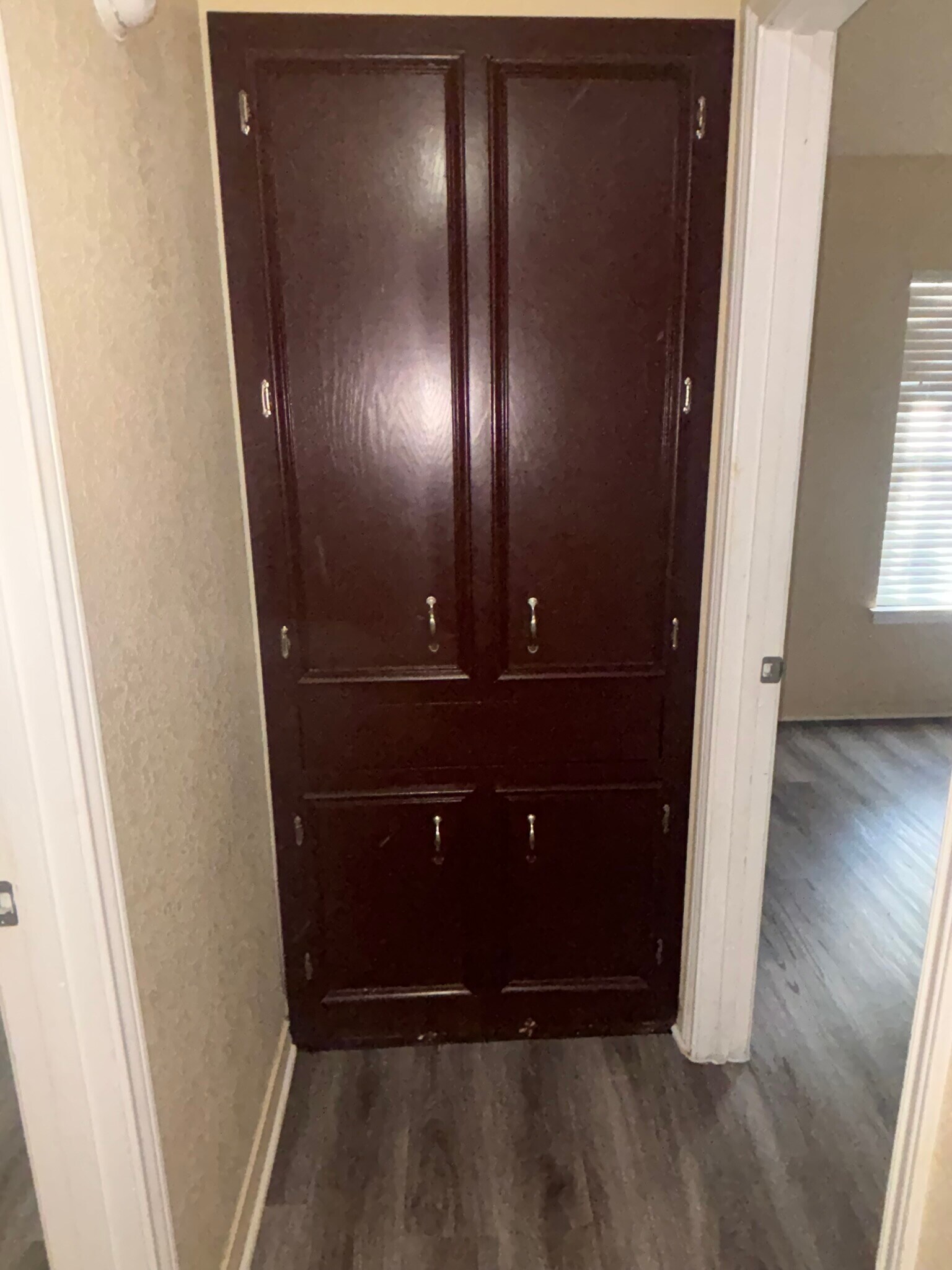 Building Photo - 109 E Blancas Dr