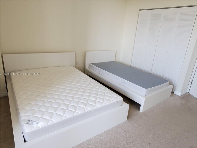 Building Photo - 20515 E Country Club Dr  841 Aventura Fl 3...