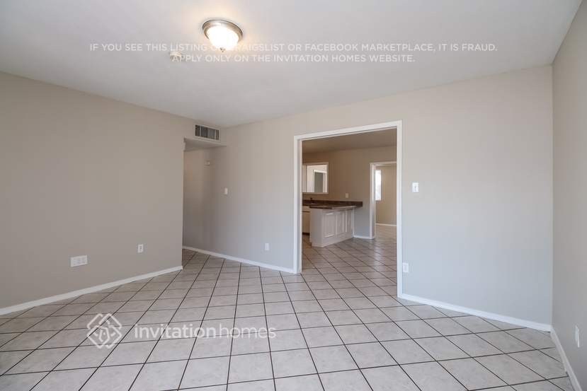 Building Photo - 5136 N 78th Ave
