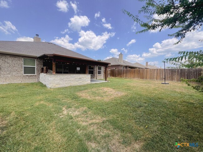 Building Photo - 700 Cosper Creek Dr