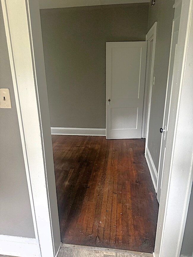 Building Photo - 614 Goodwin Ave