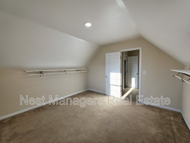 Building Photo - 825 Running Horse Ln