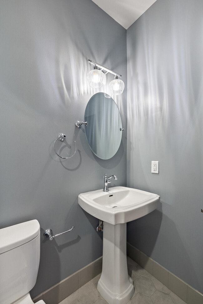 Building Photo - 4004 Porter St