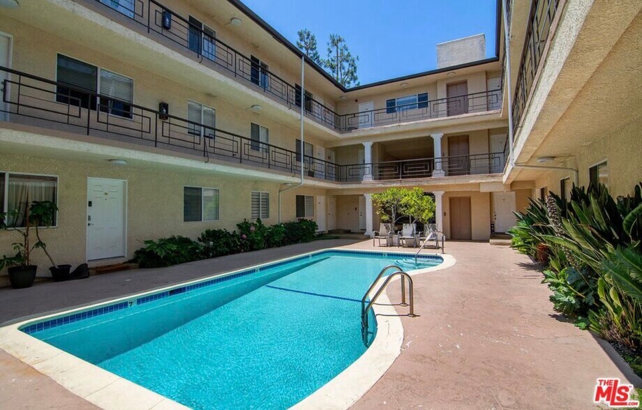 Building Photo - 4358 Mammoth Ave