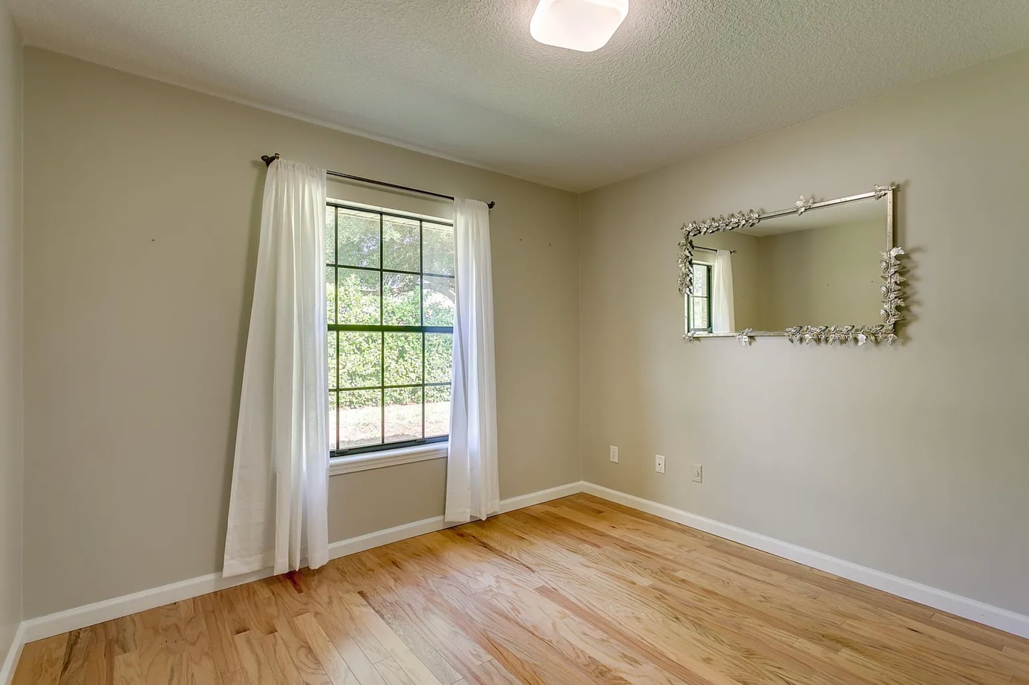 4th Bedroom - 4430 Autumn River Rd E