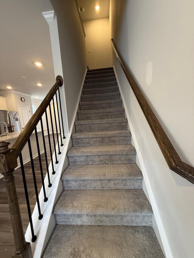 Building Photo - 409 Deercroft Dr