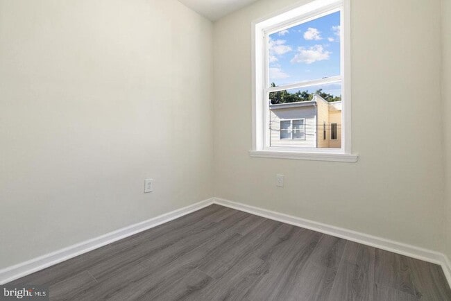 Building Photo - 617 Brinton St