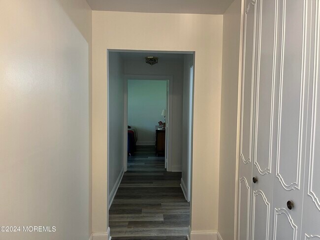 Building Photo - 105C Buckingham Dr