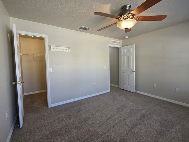 Building Photo - FOR RENT in Newberry 4 Bed, 2 bath corner home