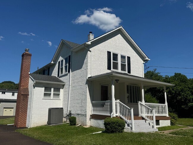 Building Photo - Lower Gywnedd 3 Bedroom 1.5 Bath Colonial in Penllyn Pa $2,750/month