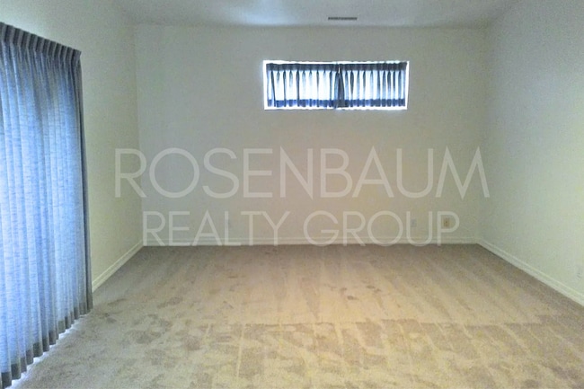 Building Photo - Charming 3-beds, 2-baths home in the Prest...