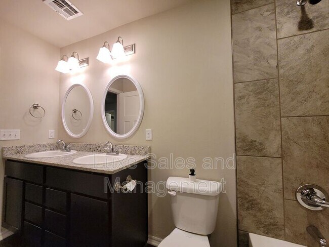 Building Photo - 8808 SW 45th St