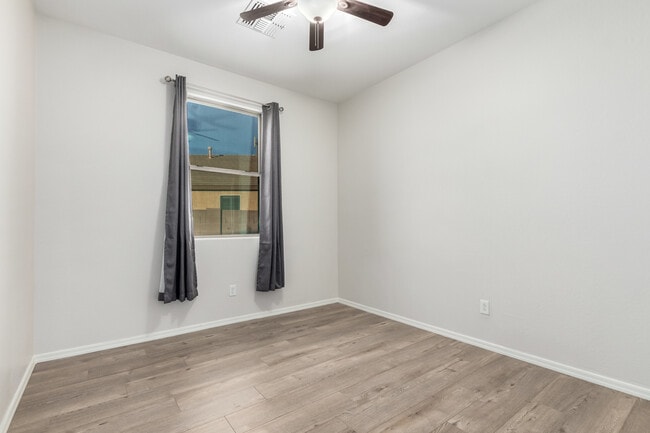 Building Photo - 35376 N Murray Grey Dr