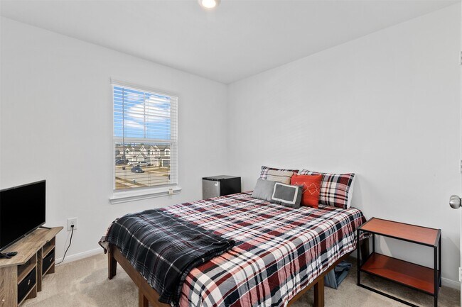 Building Photo - 19326 Sandy Woods Dr