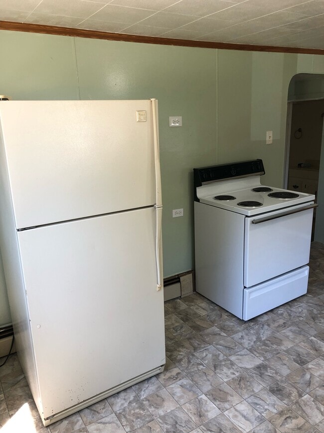 Building Photo - 2928 S Mackinaw Trl