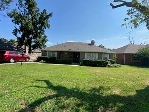 Building Photo - LARGE | 3 Bed | 2 Bath | Midtown Tulsa