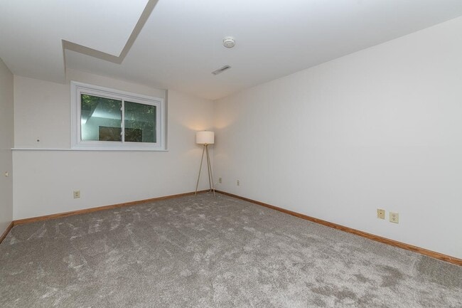 Building Photo - 2659 Aberdeen Ct