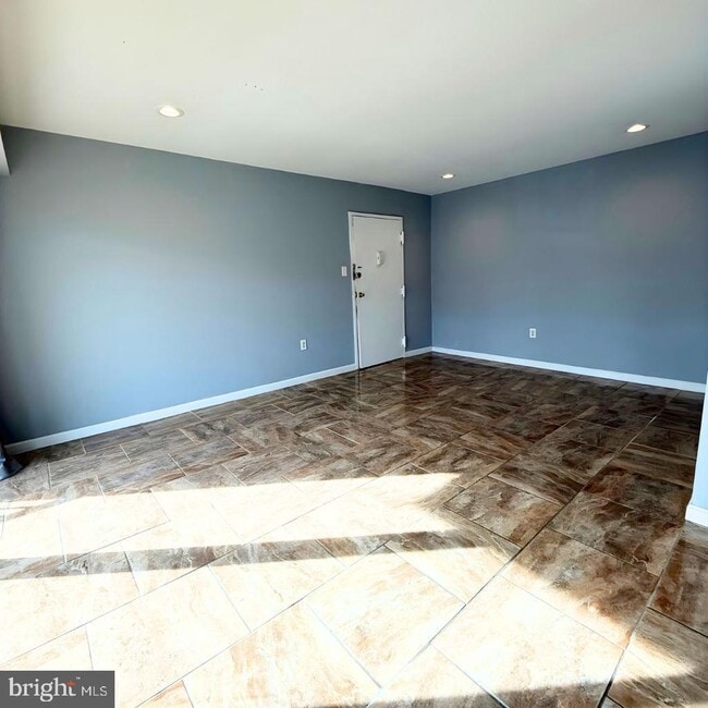 Building Photo - 5200 Newton St