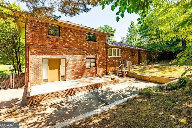 Building Photo - 1947 Farris Dr
