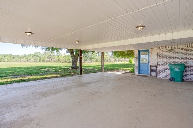 Building Photo - 12525 Indian Springs Rd