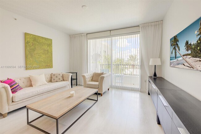 Building Photo - 2401 NE 65th St